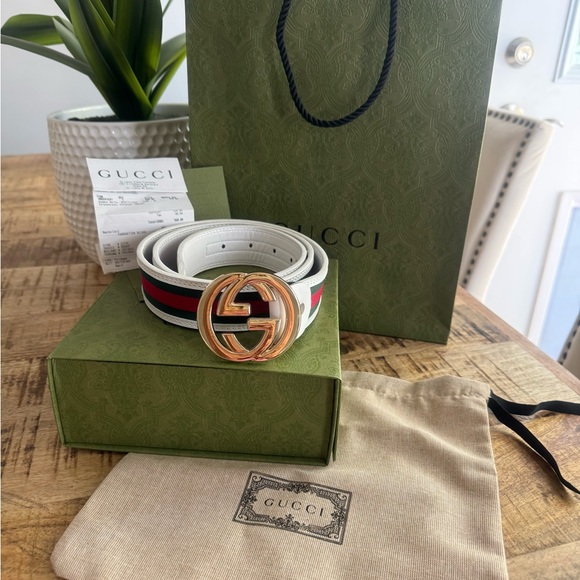 Gucci belt was purchased in 2015 it says size 110 but I’m a size 85 & it fits me - Picture 5 of 6
